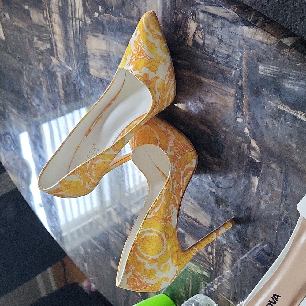 High heels 👠